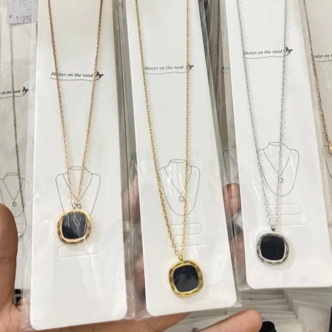 kalung hias bahan titanium tidak luntur cocok buat hiyasan leher wanit