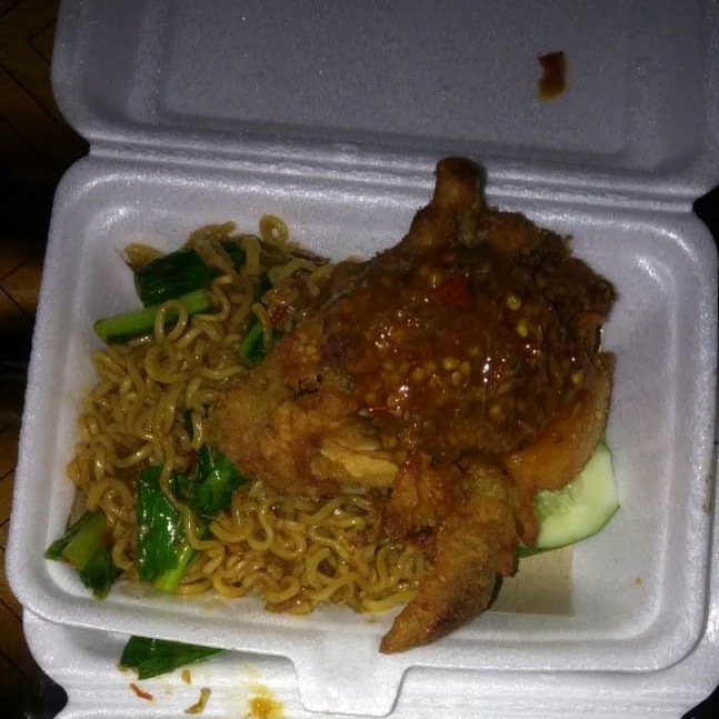 mie terbang spesial