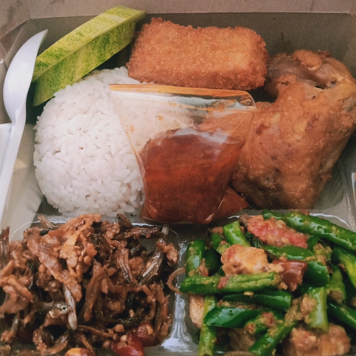 nasi putih kotak ayam