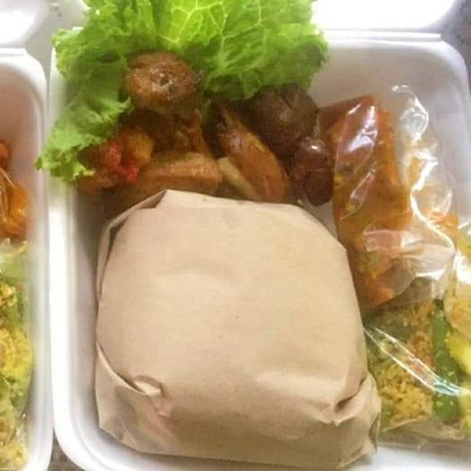 nasi urap ayam goreng  ikan asin sambel terasi