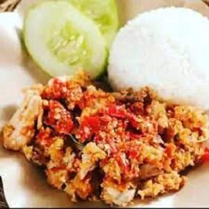 paket ayam Geprek Thai tea atau green tea atau Taro atau Velvet atau coklat 