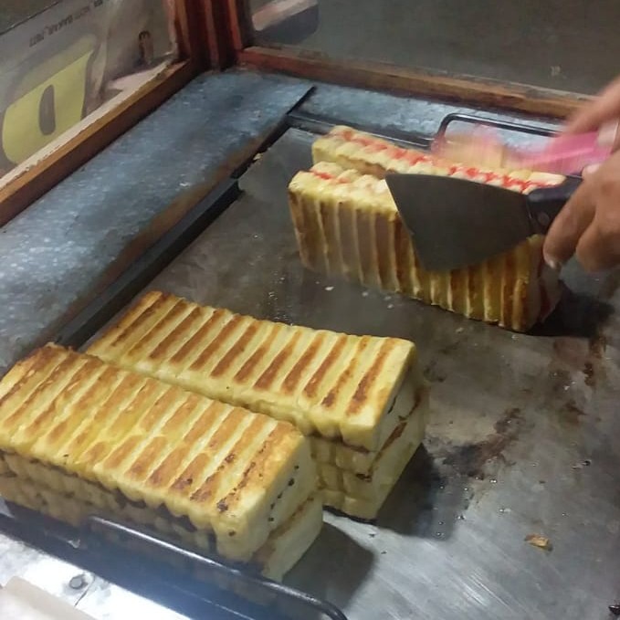 roti bakar  varian kacang-kacang