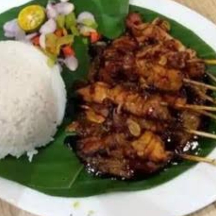 sate kambing kacang plus nasi