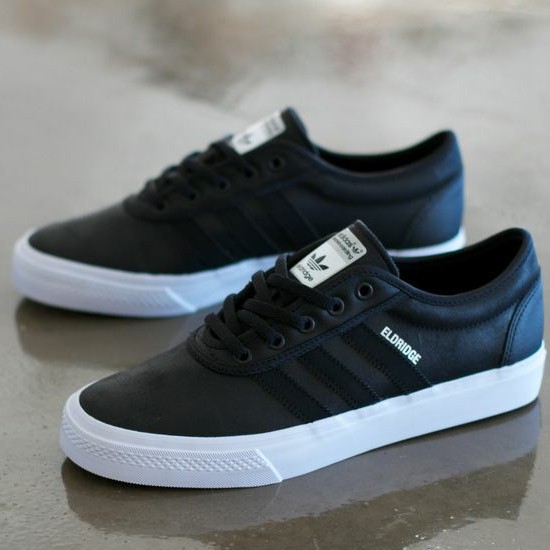 sepatu canvas navy pria wanita