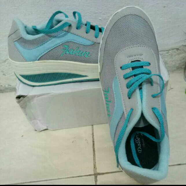 sepatu sneakers tali wanita FAHIAA Liliysh Daley 5