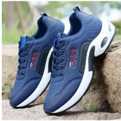sepatu sport pria New 2