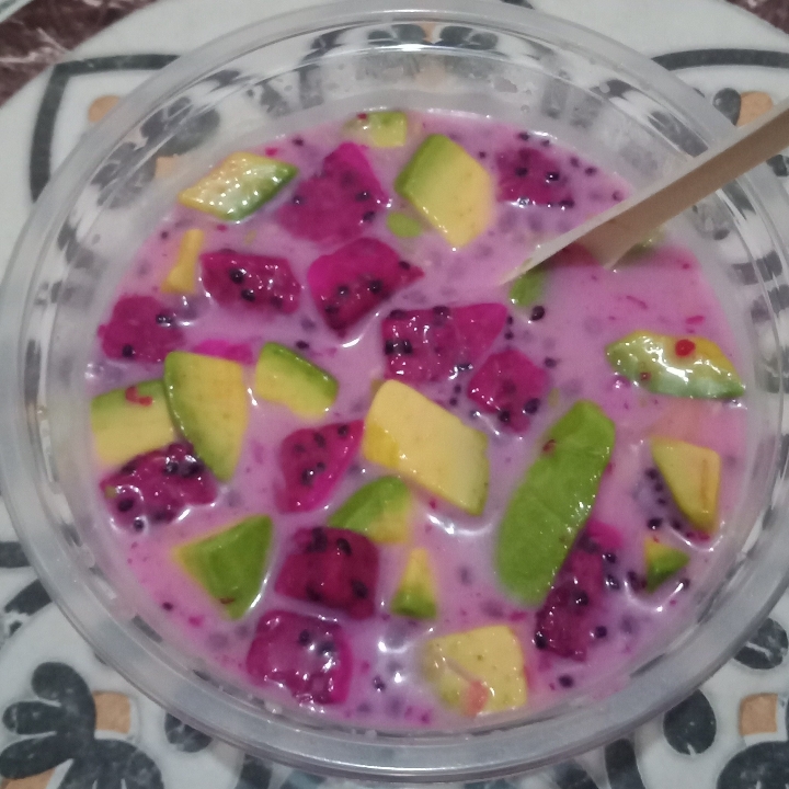 sop alpukat buah naga