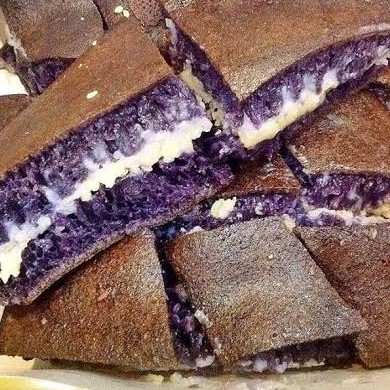 terang bulan keju - coklat - wijen TARO