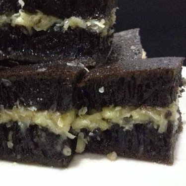 terang bulan keju - kacang - susu BLACK FOREST